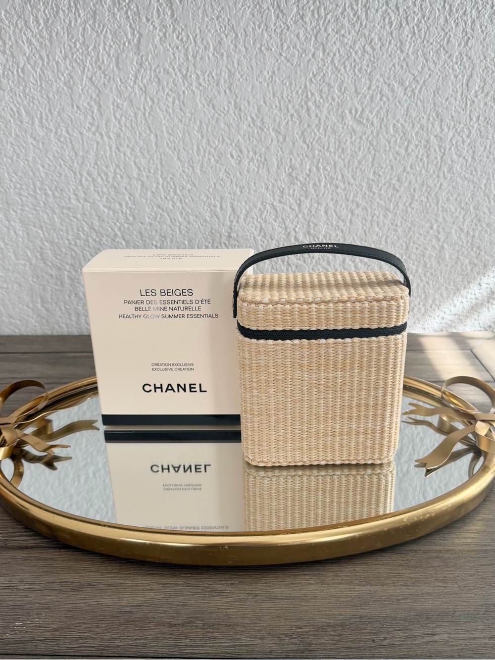 CHANEL Les Beiges only Mini Vanity Case in Natural and Black